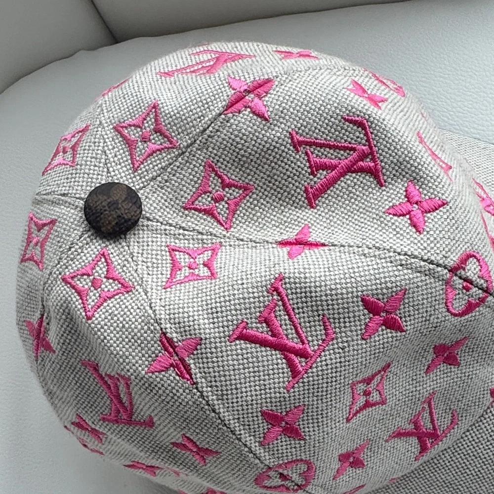 Louis Vuitton Pink Monogram on Gray Cap - Picture 3 of 7